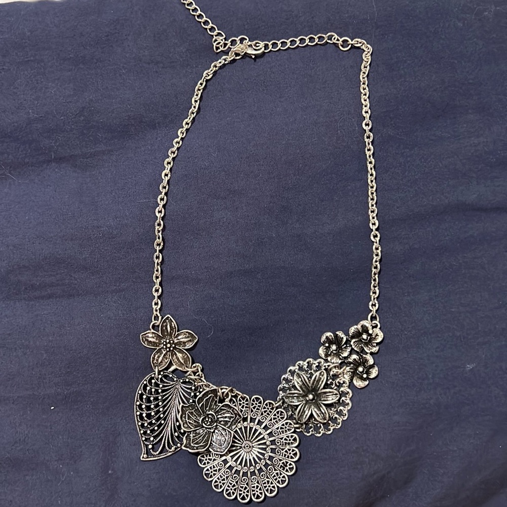 Flower necklace